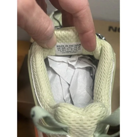 Unisex Salomon ACS Pro Olive Green Sneakers Men-6.  Women-7 - Picture 7 of 8